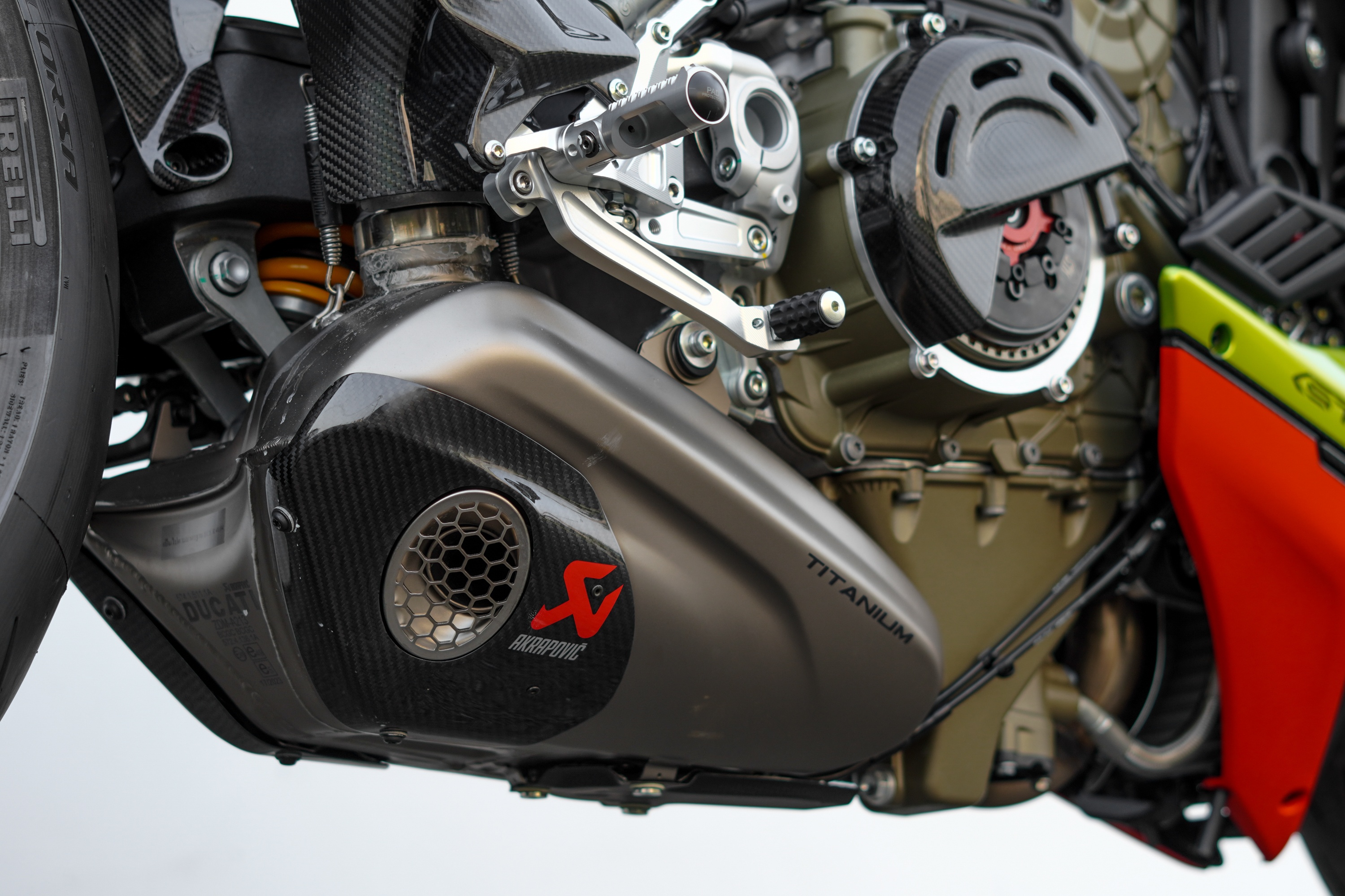 Ducati Streetfighter V4 bản giới hạn về Việt Nam, giá hơn 2 tỷ đồng - ảnh 8