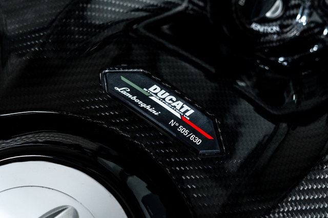 Cận cảnh Ducati Streetfighter V4 Lamborghini của vợ chồng Đoàn Di Băng: Giá hơn 2,1 tỷ, cả Việt Nam chỉ có 3 chiếc - ảnh 18