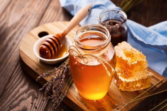 Cái nào tốt cho sức khỏe hơn: người uống mật ong lâu ngày hay người không bao giờ uống mật ong? - ảnh 1