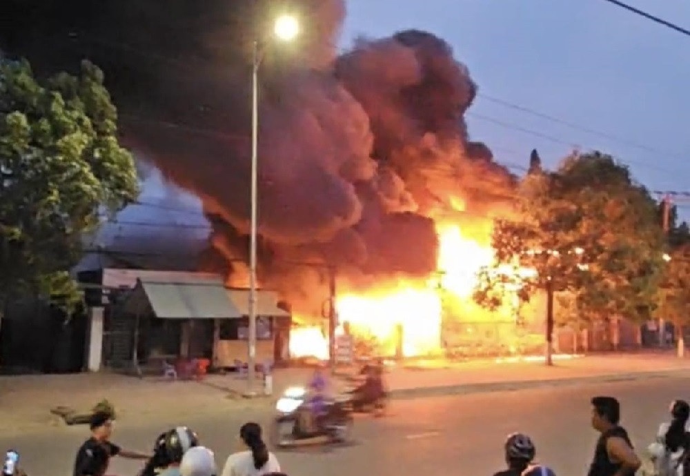 Chủ 200 xe máy tang vật bị cháy ở Bình Thuận có được bồi thường? - ảnh 1