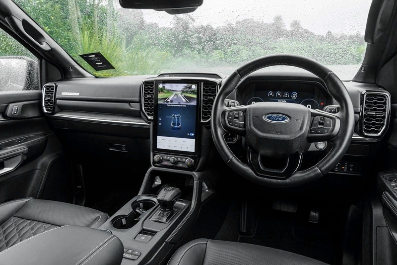 Ford Everest Platinum 2024 mở bán tại Đông Nam Á, trang bị động cơ V6 - ảnh 5