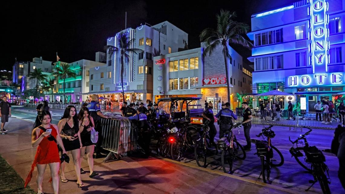 Phép thử lớn cho kỳ nghỉ xuân ''khét tiếng'' ở Miami Beach - ảnh 2