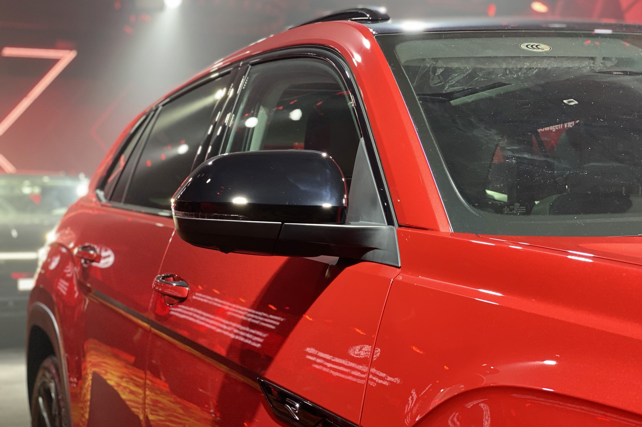 VW Teramont X ra mắt Việt Nam: Giá từ 1,998 tỷ, 2 phiên bản, nhiều công nghệ, đấu Explorer bằng giá rẻ hơn đúng 1 triệu đồng - ảnh 9