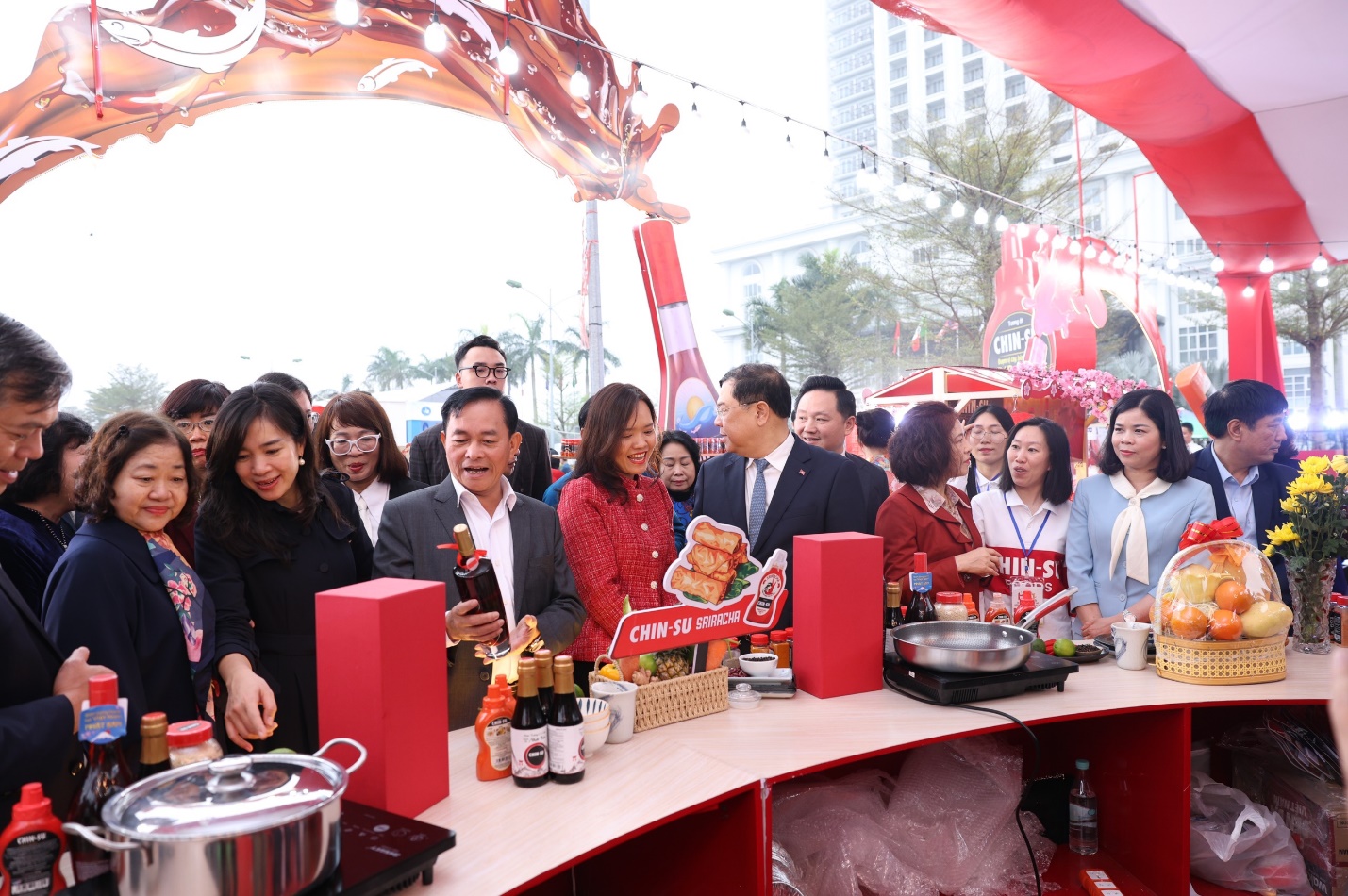 Hàng nghìn lượt khách đổ về Festival Phở 2024 tại Nam Định ngay ngày đầu khai mạc - ảnh 3