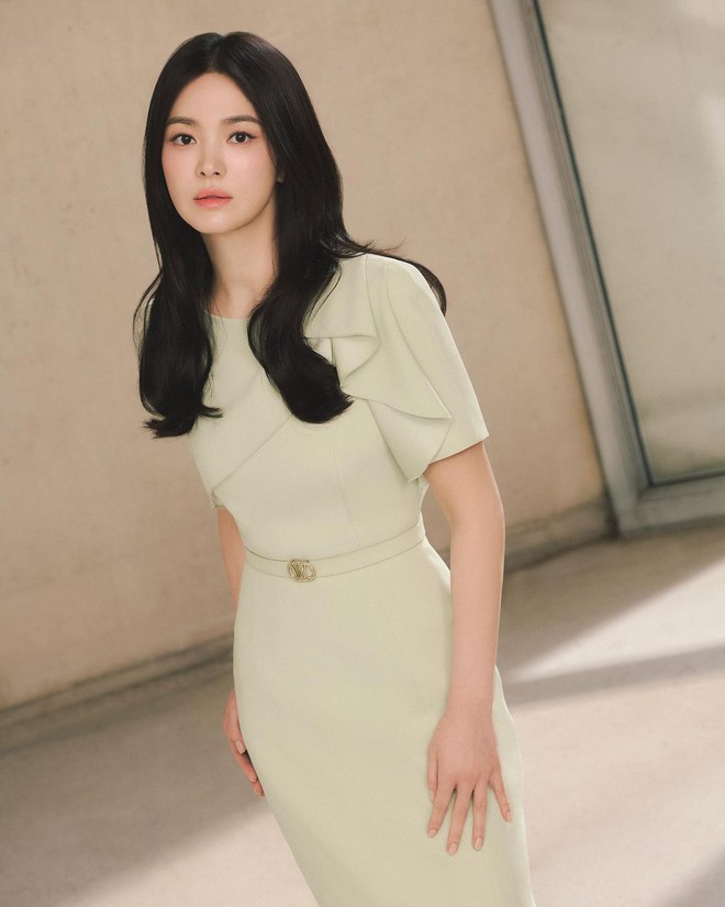 Song Hye Kyo khiến người hâm mộ thổn thức với vẻ đẹp không tuổi, đúng chuẩn tượng đài nhan sắc xứ Hàn - ảnh 8