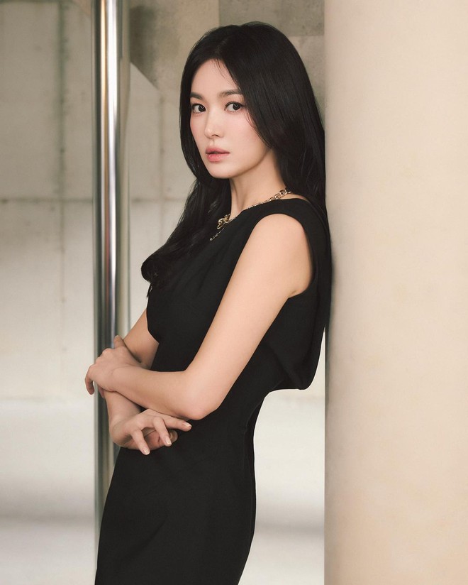 Song Hye Kyo khiến người hâm mộ thổn thức với vẻ đẹp không tuổi, đúng chuẩn tượng đài nhan sắc xứ Hàn - ảnh 2