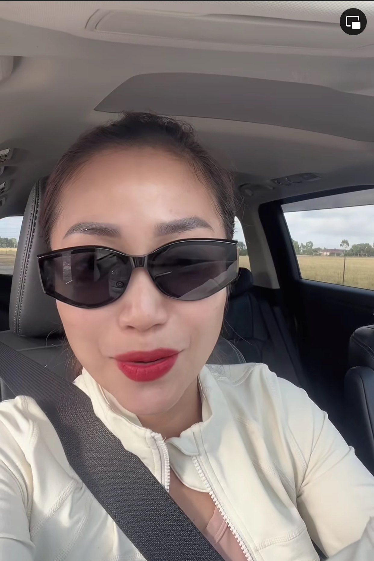 Ốc Thanh Vân tiết lộ cuộc sống khác biệt tại Úc, hằng ngày phải tự chạy xe giao hàng online - ảnh 1