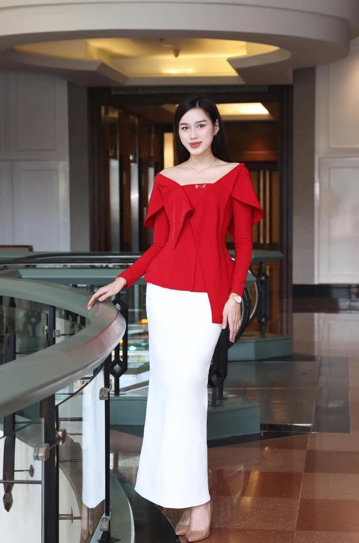 Hoa hậu Đỗ Thị Hà đổi phong cách ''phú bà'' khi lên chức CEO ở tuổi 22 - ảnh 3