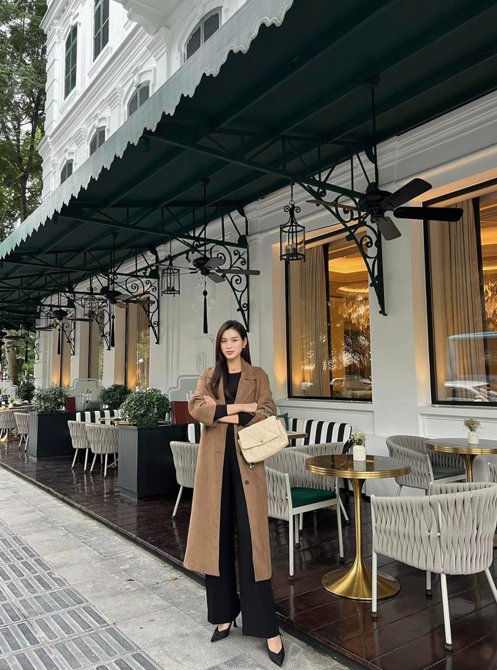 Hoa hậu Đỗ Thị Hà đổi phong cách ''phú bà'' khi lên chức CEO ở tuổi 22 - ảnh 8