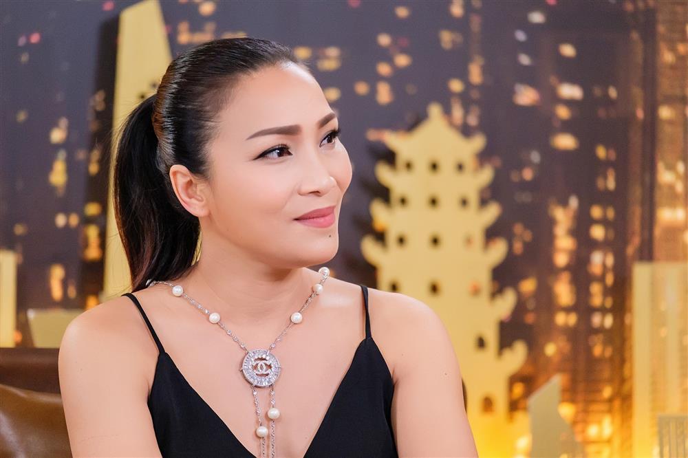 Ca sĩ Hồng Ngọc tiết lộ hôn nhân 15 năm với chồng Việt kiều: 'Chồng chỉ cần trừng mắt là tôi phải im' - ảnh 3