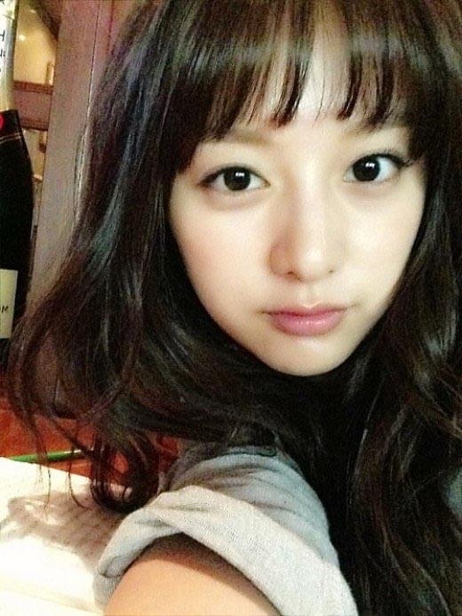 Loạt ảnh selfie thời niên thiếu trong trẻo của Kim Ji Won - ảnh 2
