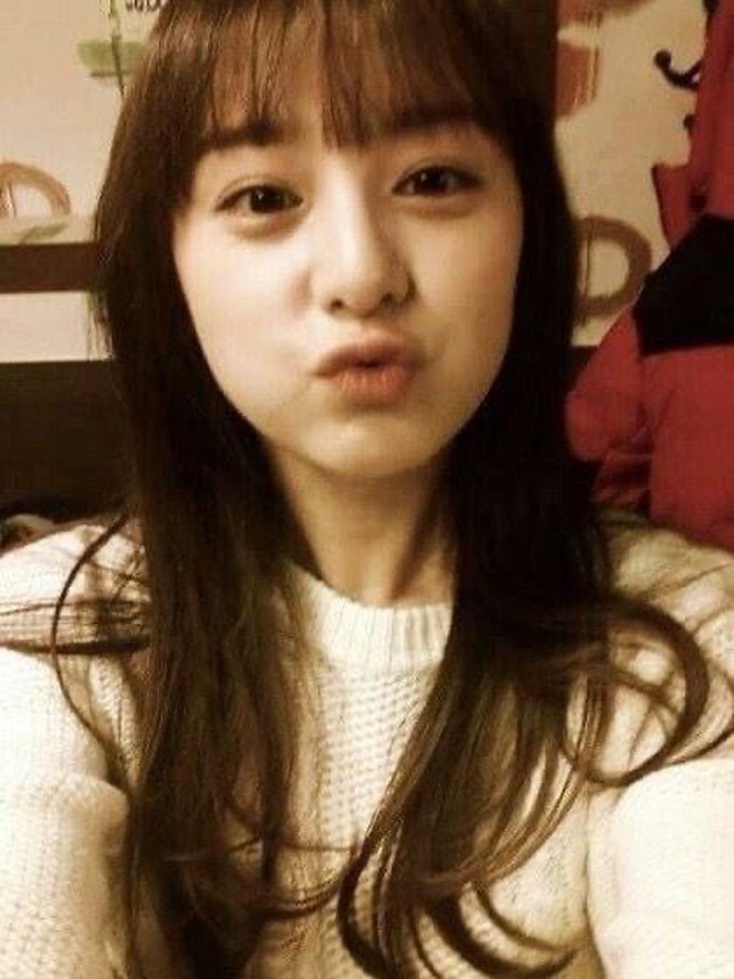 Loạt ảnh selfie thời niên thiếu trong trẻo của Kim Ji Won - ảnh 3