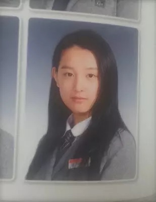 Loạt ảnh selfie thời niên thiếu trong trẻo của Kim Ji Won - ảnh 6