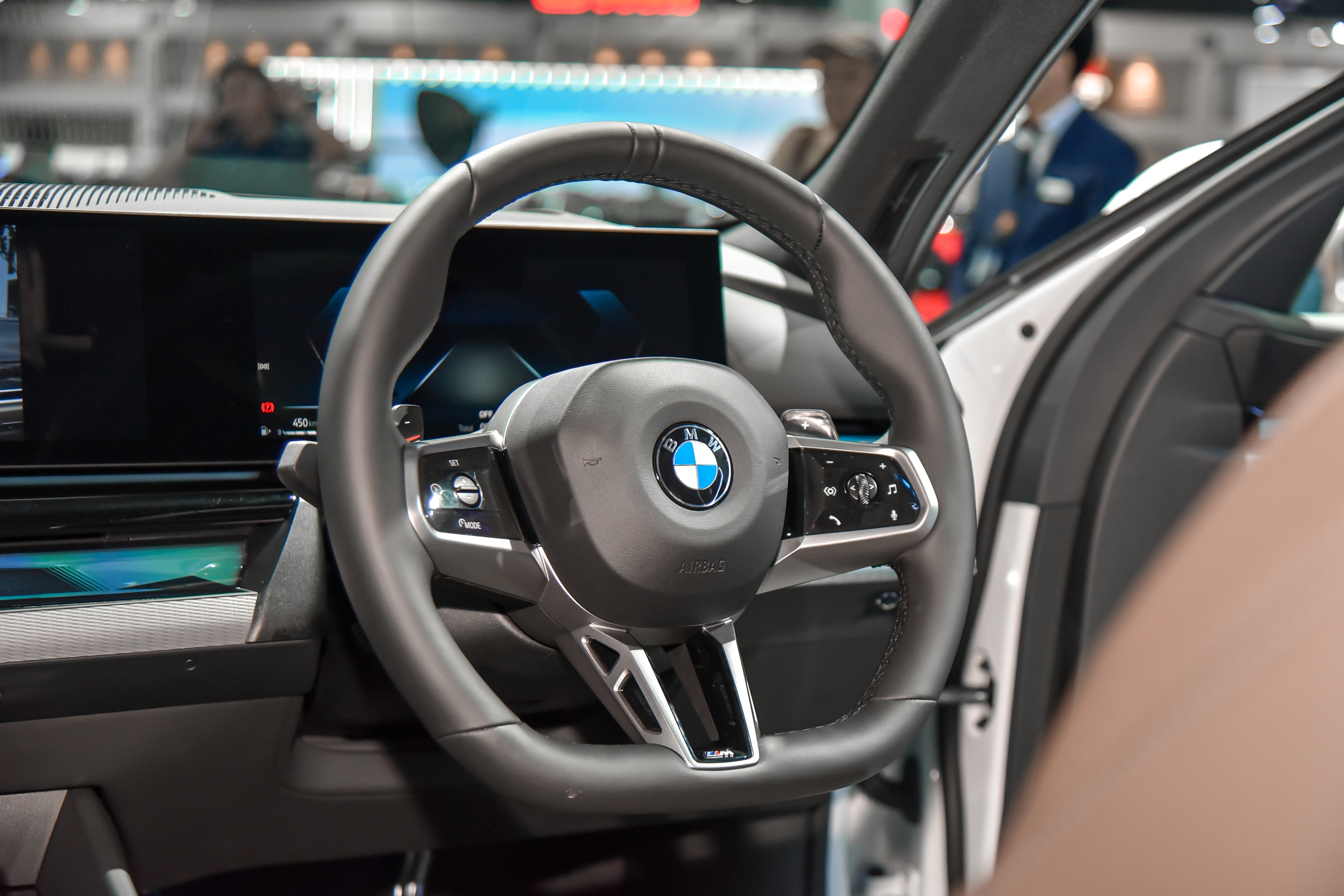 Xem trước BMW 5-Series 2024 dễ ra mắt Việt Nam năm nay: Giá quy đổi từ 2,4 tỷ, nội thất bạt ngàn công nghệ mới - ảnh 7