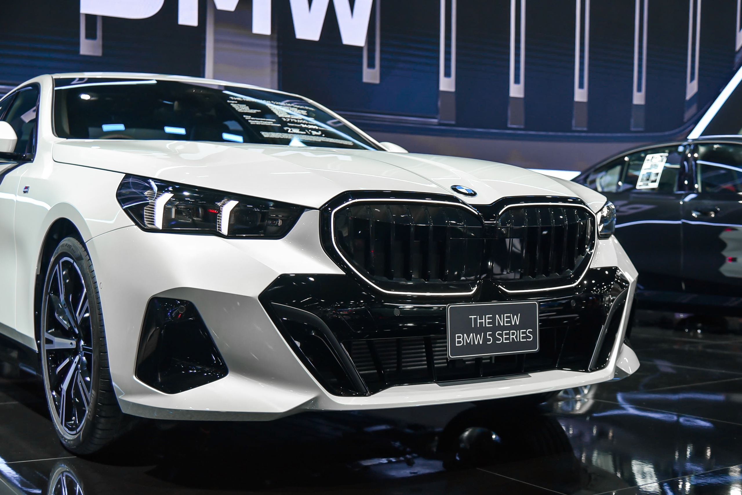 Xem trước BMW 5-Series 2024 dễ ra mắt Việt Nam năm nay: Giá quy đổi từ 2,4 tỷ, nội thất bạt ngàn công nghệ mới - ảnh 5