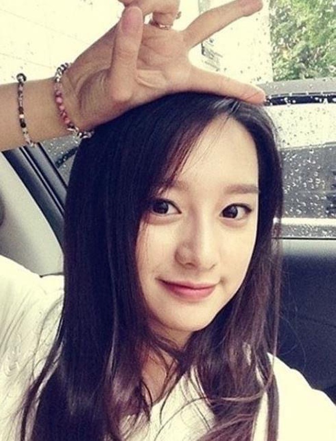 Loạt ảnh selfie thời niên thiếu trong trẻo của Kim Ji Won - ảnh 4