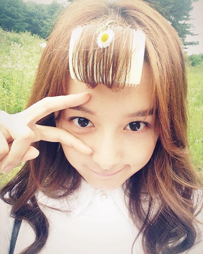 Loạt ảnh selfie thời niên thiếu trong trẻo của Kim Ji Won - ảnh 5