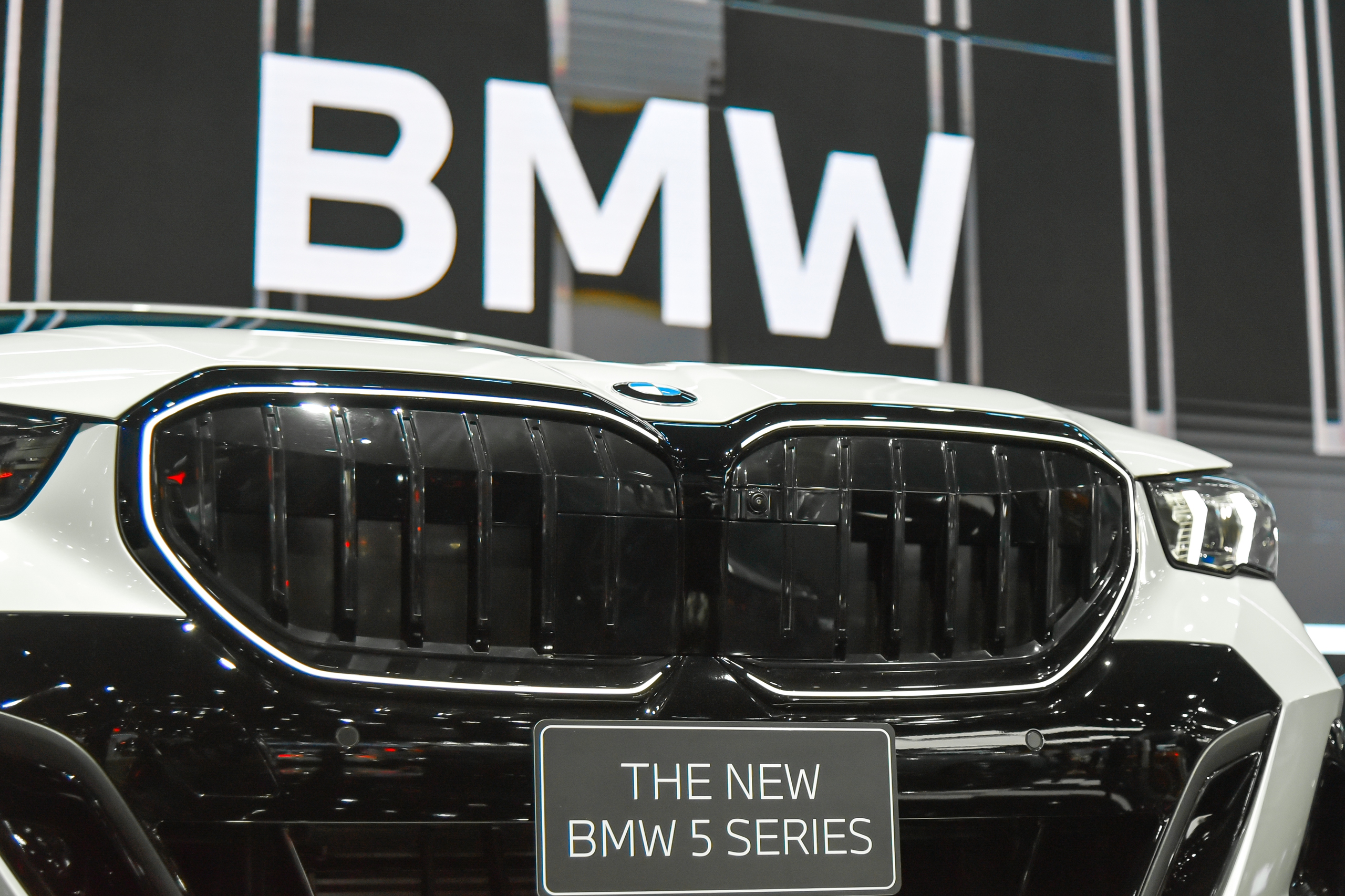 Xem trước BMW 5-Series 2024 dễ ra mắt Việt Nam năm nay: Giá quy đổi từ 2,4 tỷ, nội thất bạt ngàn công nghệ mới - ảnh 25