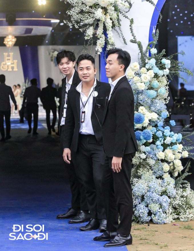 Quang Hải thuê dàn vệ sĩ hùng hậu bảo vệ Chu Thanh Huyền, không khác gì đám cưới sao hạng A showbiz - ảnh 2