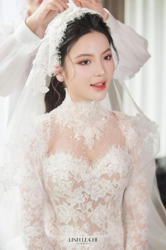Cập nhật đám cưới Quang Hải và Chu Thanh Huyền: Chú rể nắm chặt tay vợ không rời, cô dâu diện váy cưới 150 triệu - ảnh 22