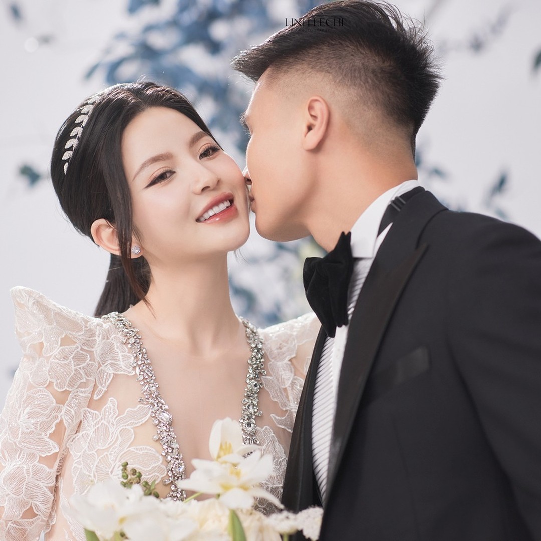 Quang Hải rạng rỡ đón cô dâu Thanh Huyền về dinh - ảnh 7