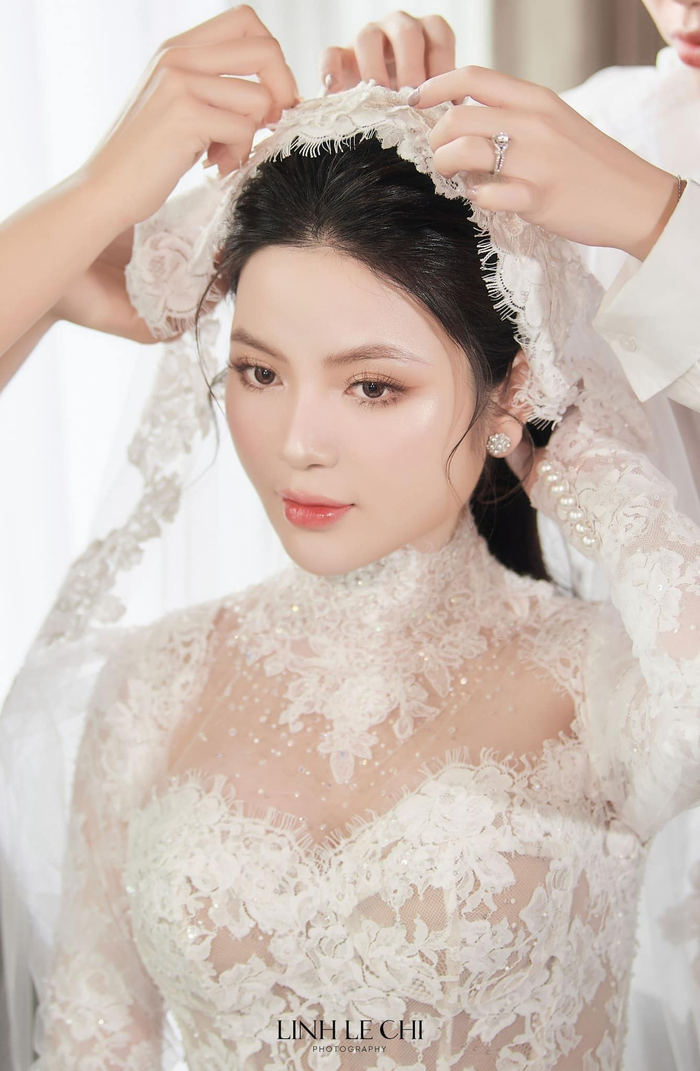 Hé lộ giá trị váy cưới của bà xã Quang Hải, con số khủng cỡ nào? - ảnh 5
