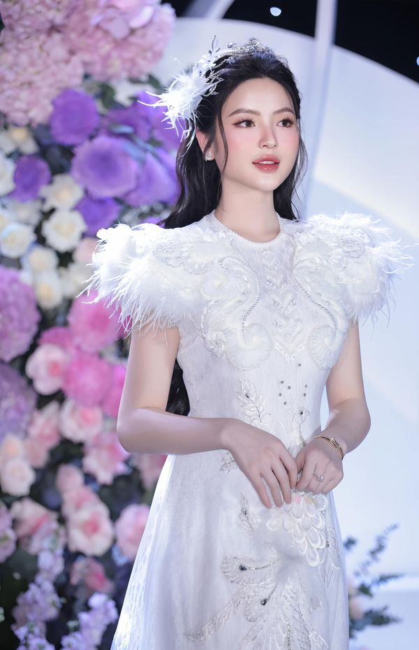 Cô dâu Chu Thanh Huyền lộ diện, nhan sắc ngọt ngào đón chú rể Quang Hải - ảnh 8
