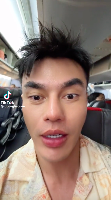 Lê Dương Bảo Lâm gặp sự cố tại sân bay ở Mỹ, phải livestream để cầu cứu - ảnh 1