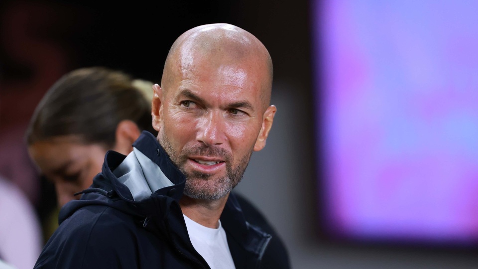 Zidane được ủng hộ dẫn dắt MU - ảnh 1