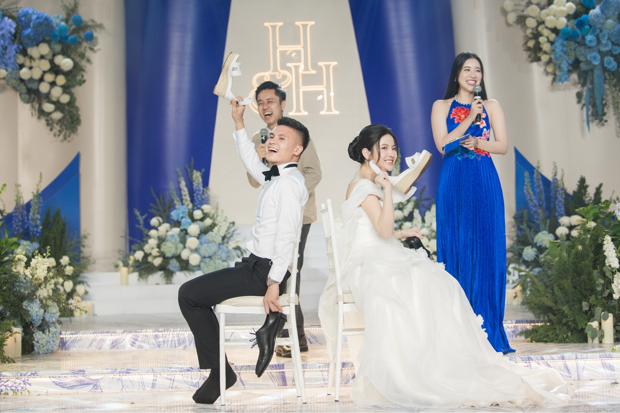 Người đẹp HH Hoàn vũ Việt Nam làm MC đám cưới Quang Hải - ảnh 8