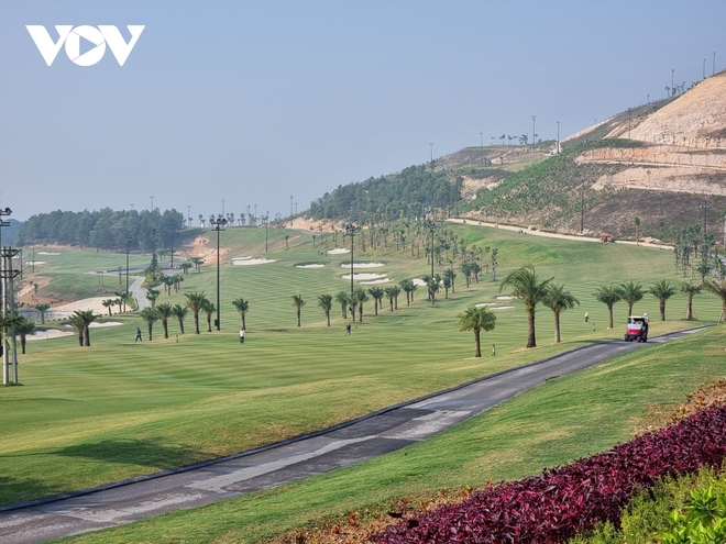 Nhân viên sân golf ở Việt Yên, Bắc Giang tử vong dưới hồ nước - ảnh 1