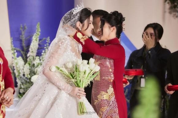 Chu Thanh Huyền được trao của hồi môn ''trĩu cổ'' trong đám cưới Quang Hải, dân mạng soi chi tiết ''gãy kiềng'' - ảnh 3