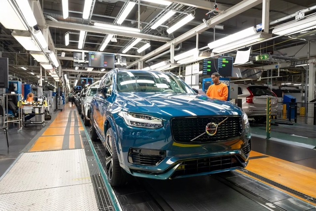 Volvo xuất xưởng chiếc xe dầu cuối cùng: Đến thẳng bảo tàng trưng bày, kết thúc kỷ nguyên dài 45 năm - ảnh 2