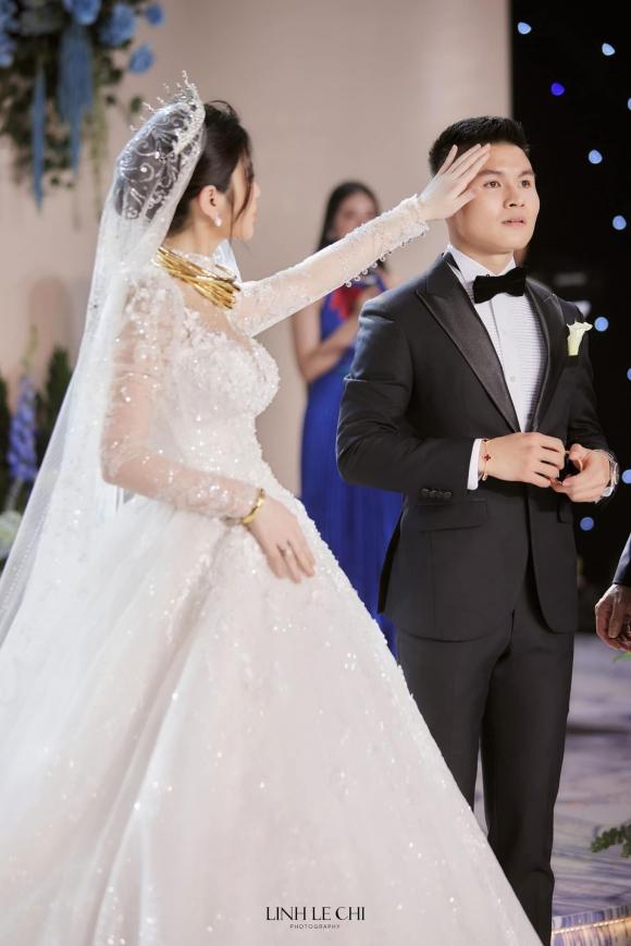 Chu Thanh Huyền được trao của hồi môn ''trĩu cổ'' trong đám cưới Quang Hải, dân mạng soi chi tiết ''gãy kiềng'' - ảnh 10