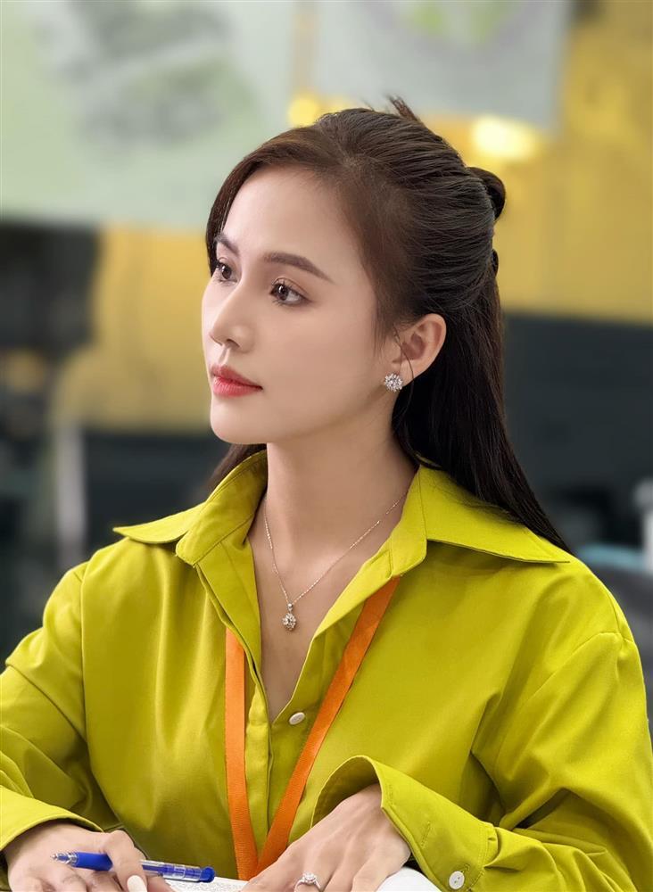'Soi' tủ đồ công sở của Minh Thu - người yêu thầm Huỳnh Anh trong 'Lỡ Hẹn Với Ngày Xanh' - ảnh 3
