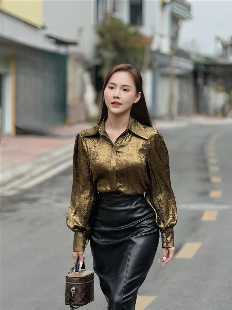 'Soi' tủ đồ công sở của Minh Thu - người yêu thầm Huỳnh Anh trong 'Lỡ Hẹn Với Ngày Xanh' - ảnh 4