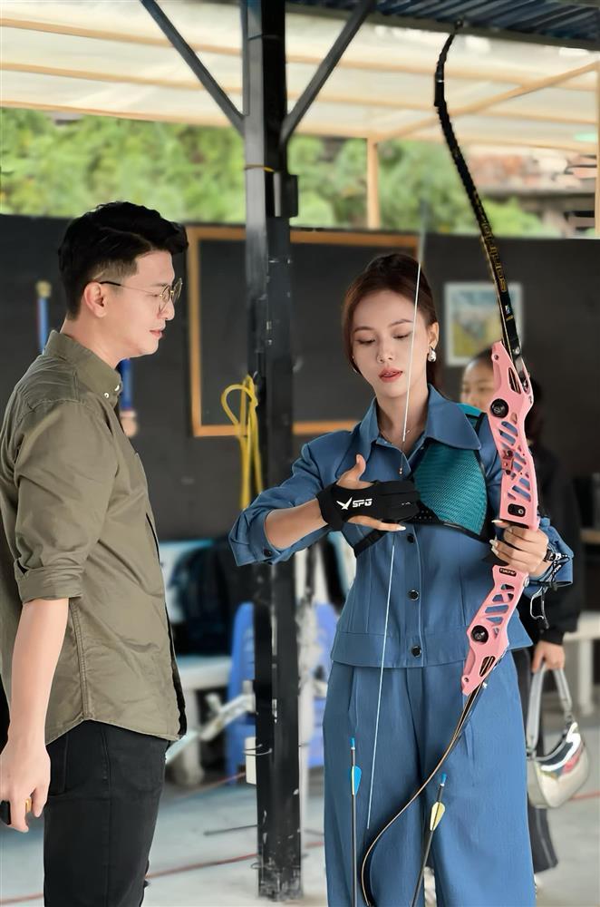 'Soi' tủ đồ công sở của Minh Thu - người yêu thầm Huỳnh Anh trong 'Lỡ Hẹn Với Ngày Xanh' - ảnh 1