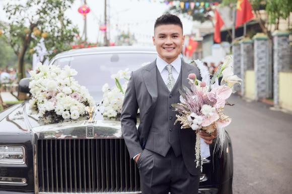 Quang Hải đeo phụ kiện ''nữ tính'' trong đám cưới, dân tình đoán: ''Đeo hộ vợ'' - ảnh 7
