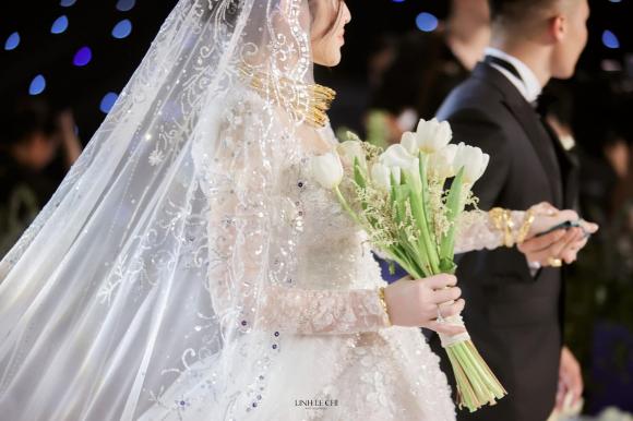 Chu Thanh Huyền được trao của hồi môn ''trĩu cổ'' trong đám cưới Quang Hải, dân mạng soi chi tiết ''gãy kiềng'' - ảnh 8