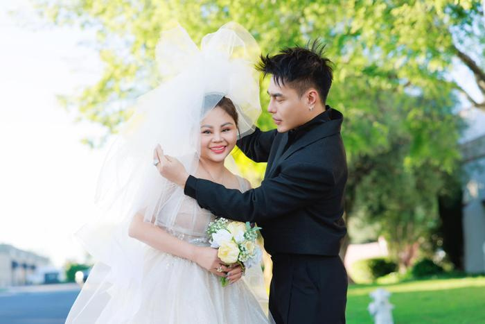 Danh tính ''chú rể'' kém Lê Giang 17 tuổi trong bộ ảnh cưới ở Mỹ - ảnh 5