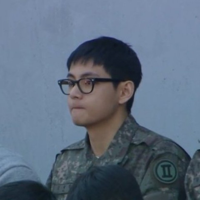 Nam thần quân đội xứ Hàn: Nam Joo Hyuk đô lên trông thấy, V - Jin (BTS) đẹp chấp cả cam thường - ảnh 10