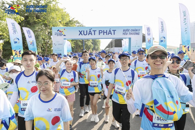JustaTee, Thanh Nhã, Hoa hậu H’Hen Niê cùng hơn 3.000 người tham dự “Bước chân gắn kết yêu thương” - ảnh 3