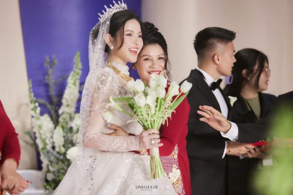 Mối quan hệ giữa vợ Quang Hải - Chu Thanh Huyền và bố chồng được hé lộ qua một chi tiết - ảnh 7