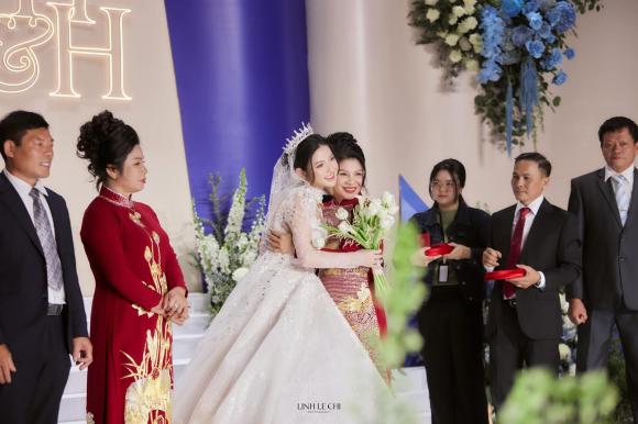 Mối quan hệ giữa vợ Quang Hải - Chu Thanh Huyền và bố chồng được hé lộ qua một chi tiết - ảnh 6