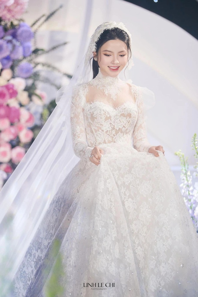 Hé lộ mức giá của 6 mẫu váy cưới mà cô dâu Chu Thanh Huyền từng mặc - ảnh 7