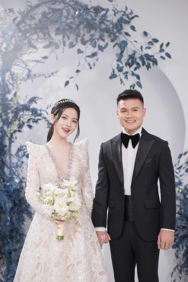 Hé lộ mức giá của 6 mẫu váy cưới mà cô dâu Chu Thanh Huyền từng mặc - ảnh 2