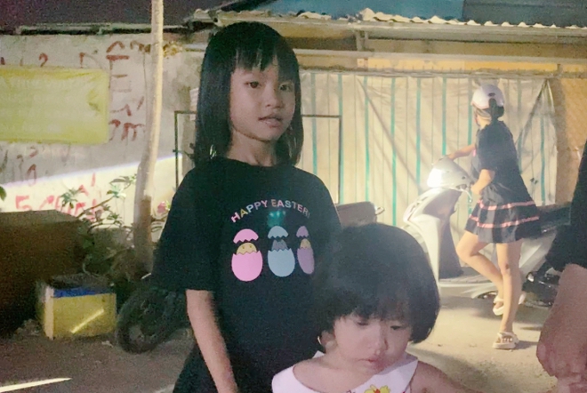 Người mẹ đoàn tụ 2 con gái sau gần 42 giờ thất lạc ở phố đi bộ Nguyễn Huệ: “Mừng quá trời mừng!” - ảnh 3