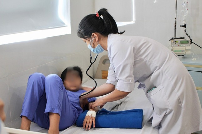Khánh Hòa kiểm tra đột xuất an toàn thực phẩm ở trường học sau loạt vụ ngộ độc - ảnh 2
