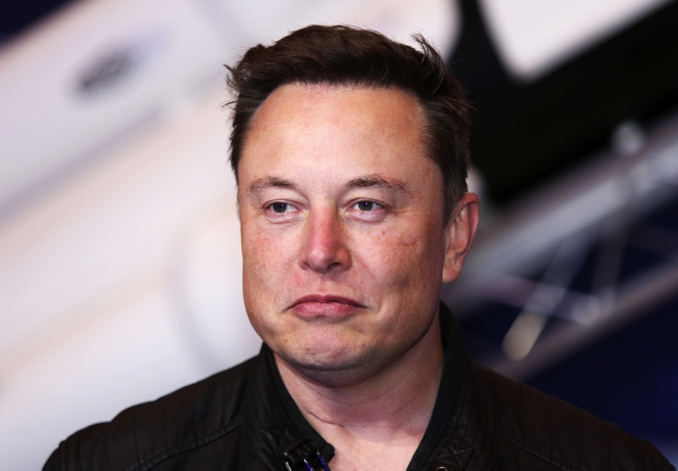 Elon Musk dùng tài khoản con trai bình luận dạo - ảnh 1