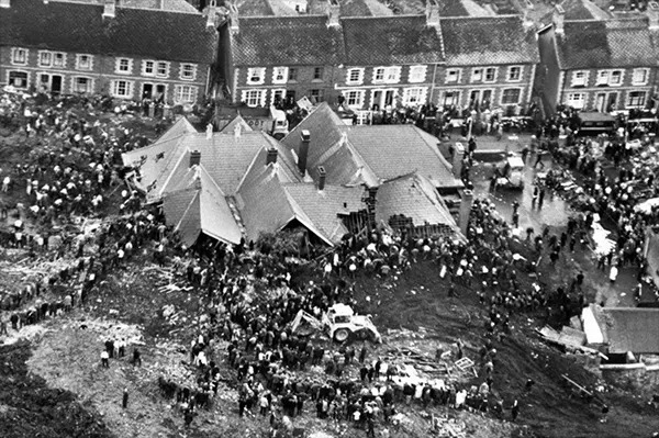 Thảm họa Aberfan qua hình ảnh: Câu chuyện có thật về thảm kịch chấn động xứ Wales năm 1966 - ảnh 6